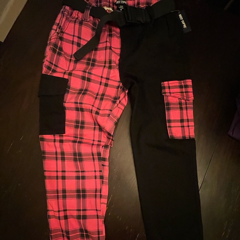 NWT Hot Topic Pink Plaid Split Jogger Pants Women’s Size Medium